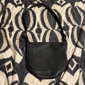 Flawless vintage 90s black leather coach crossbody bag